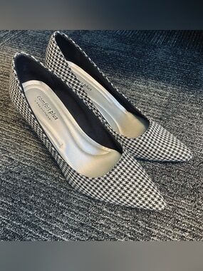 comfort plus by Predictions Black & White Houndstooth Pointed Pumps
